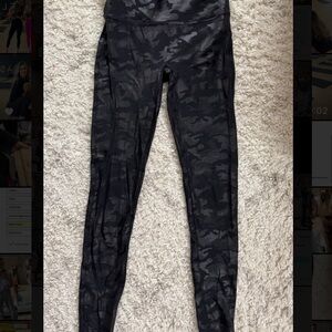 Spanx black faux leather camo legging EUC Size M.